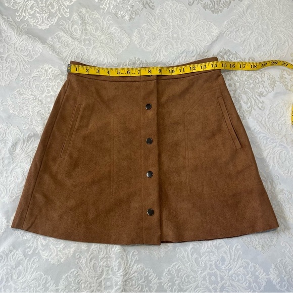 Lush Microsuede Button Front Mini Skirt Brown / Tan Size Medium - Picture 5 of 8